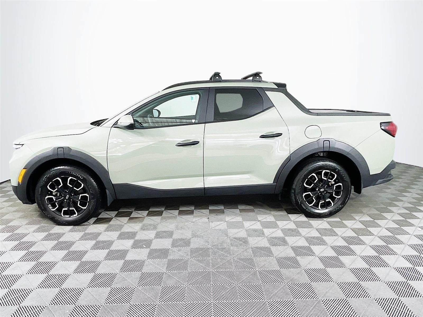 Used 2024 Hyundai Santa Cruz SEL w/ Activity Package FWD image 4