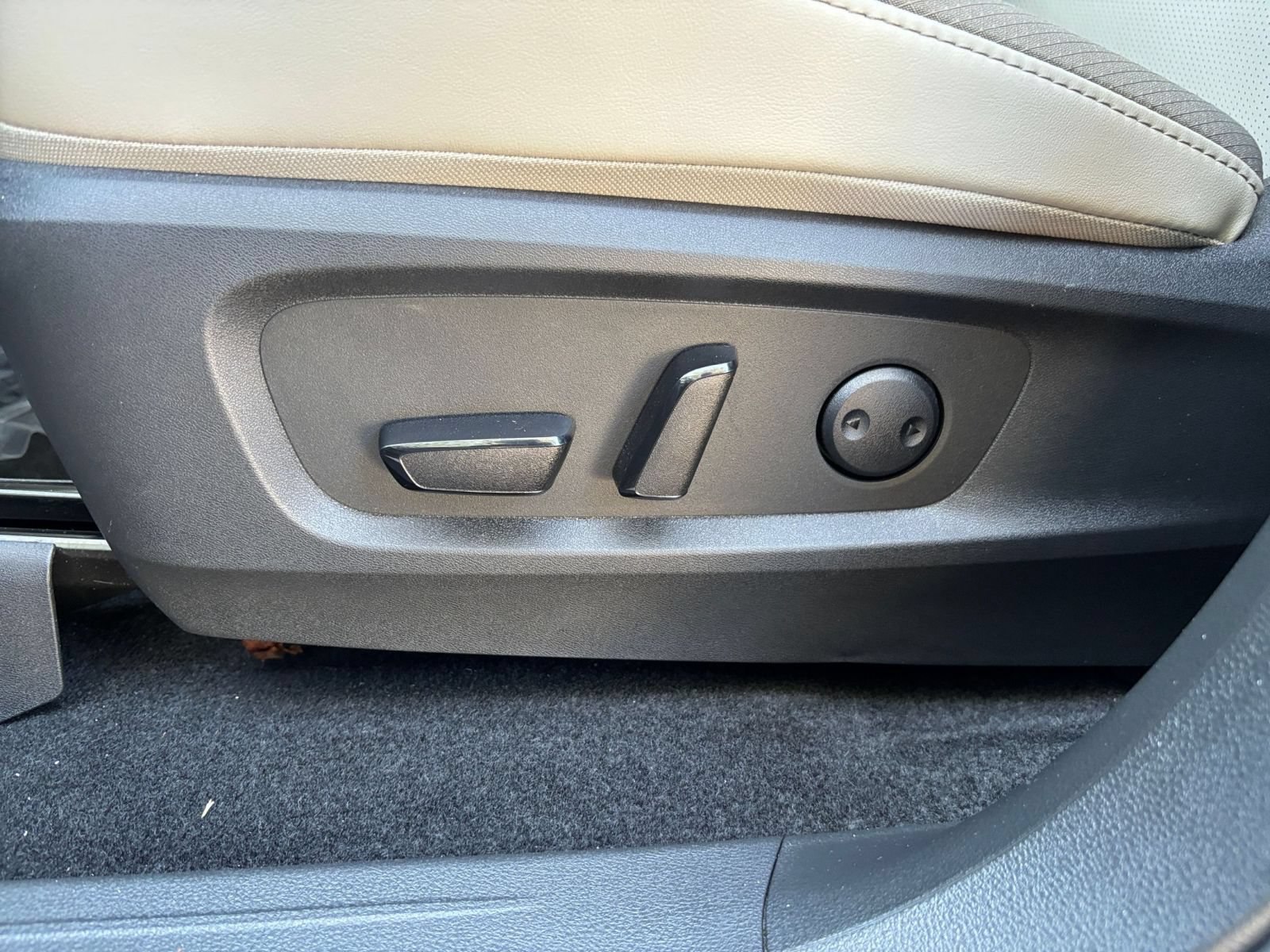Used 2026 Nissan Pathfinder SL FWD image 21