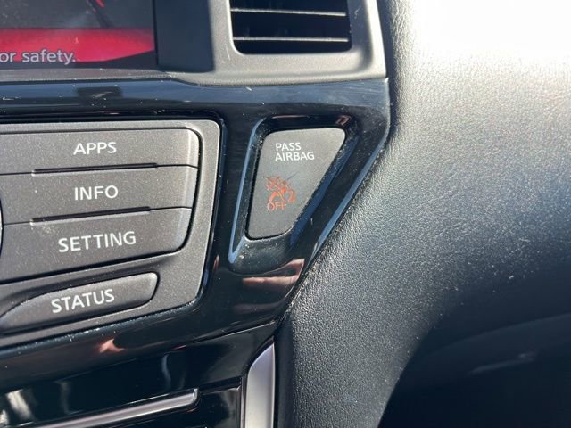 Used 2017 Nissan Pathfinder SV image 21