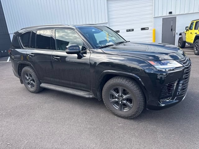 Used 2025 Lexus LX 700h Overtrail w/ Accessory Package (Z1) AWD/4WD image 2