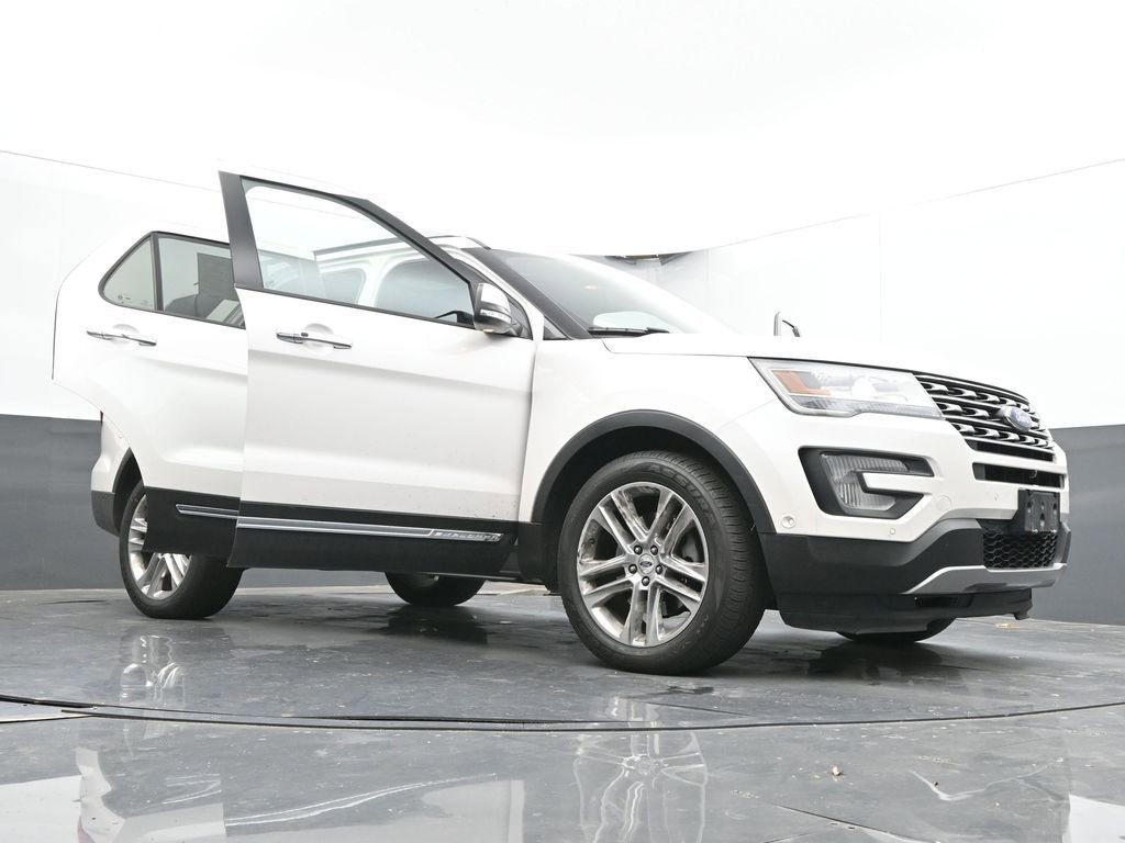 Used 2017 Ford Explorer Limited w/ Equipment Group 301A image 72