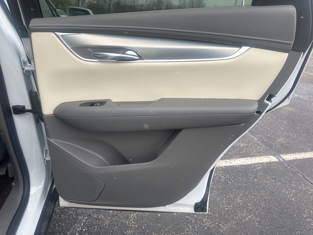 Used 2020 Cadillac XT5 Premium Luxury image 33