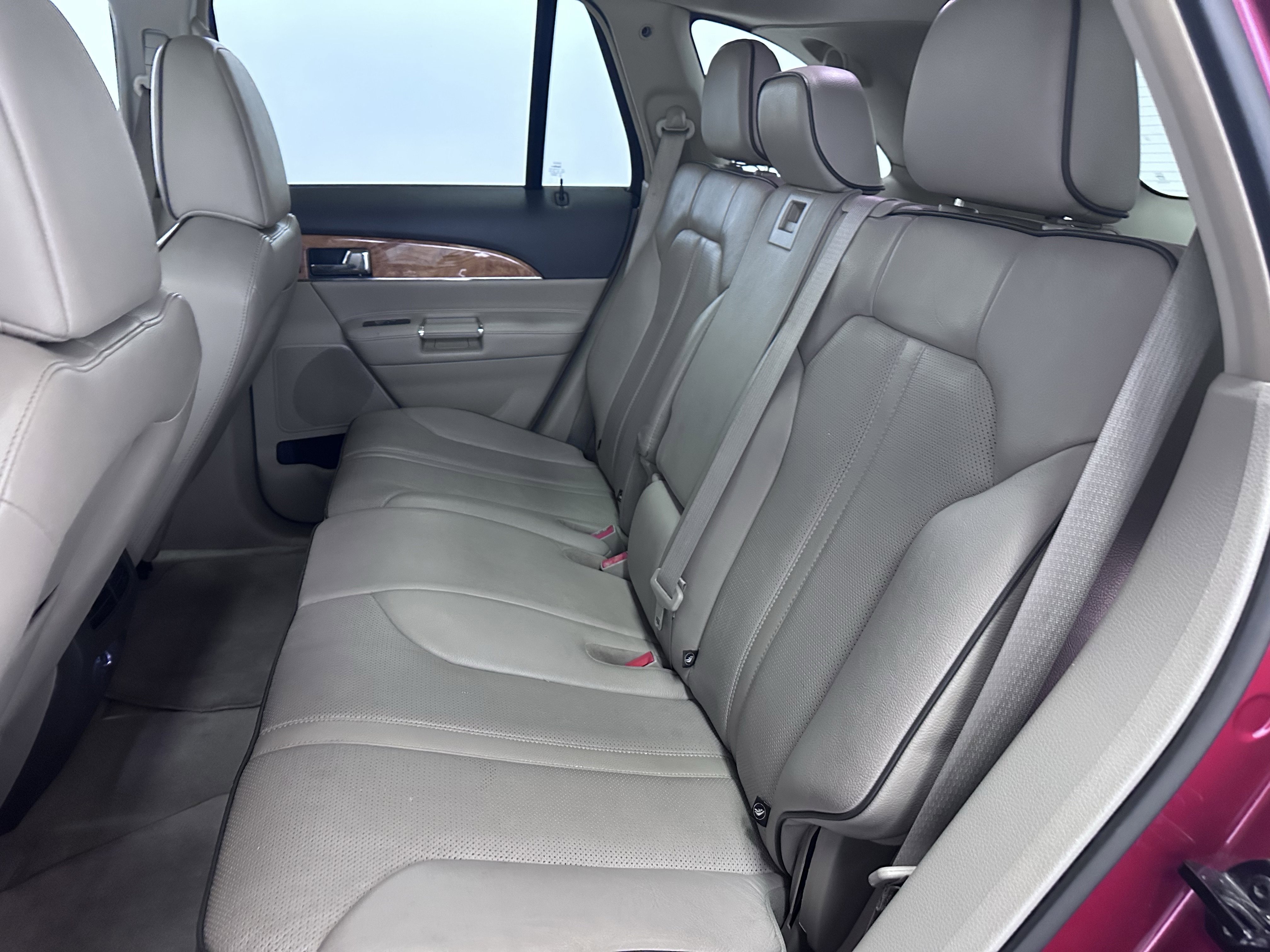 Used 2011 Lincoln MKX 2WD w/ 101A Rapid Spec Order Code image 25