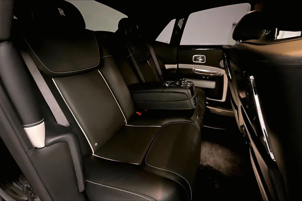 Used 2018 Rolls-Royce Ghost image 28