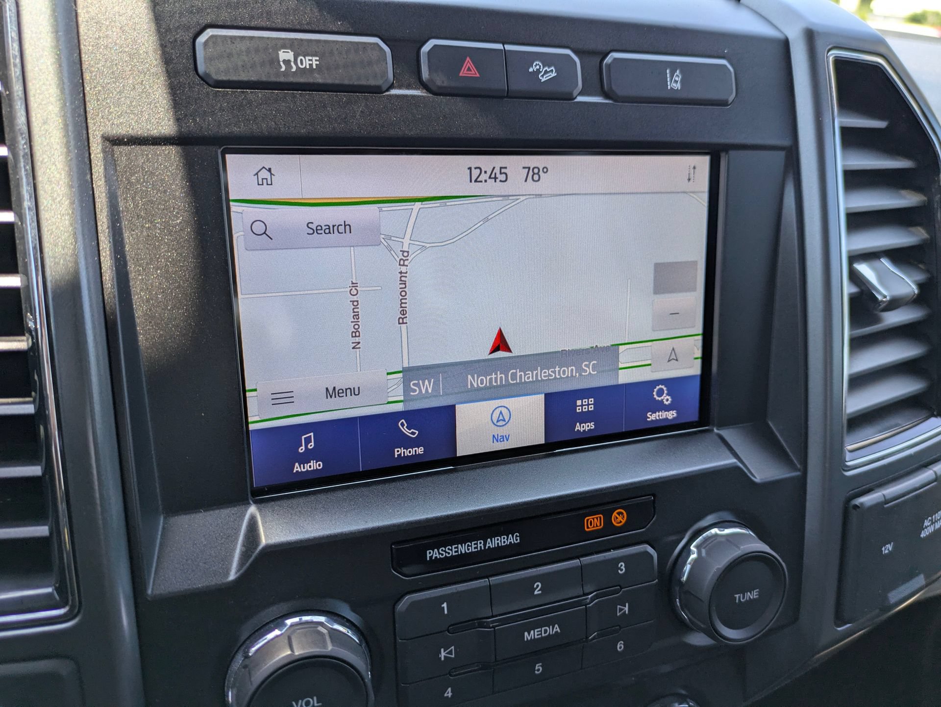 Certified 2020 Ford F250 XLT w/ XLT Premium Package AWD/4WD image 27
