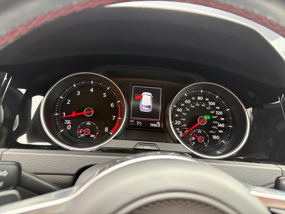 Used 2019 Volkswagen GTI SE FWD image 11