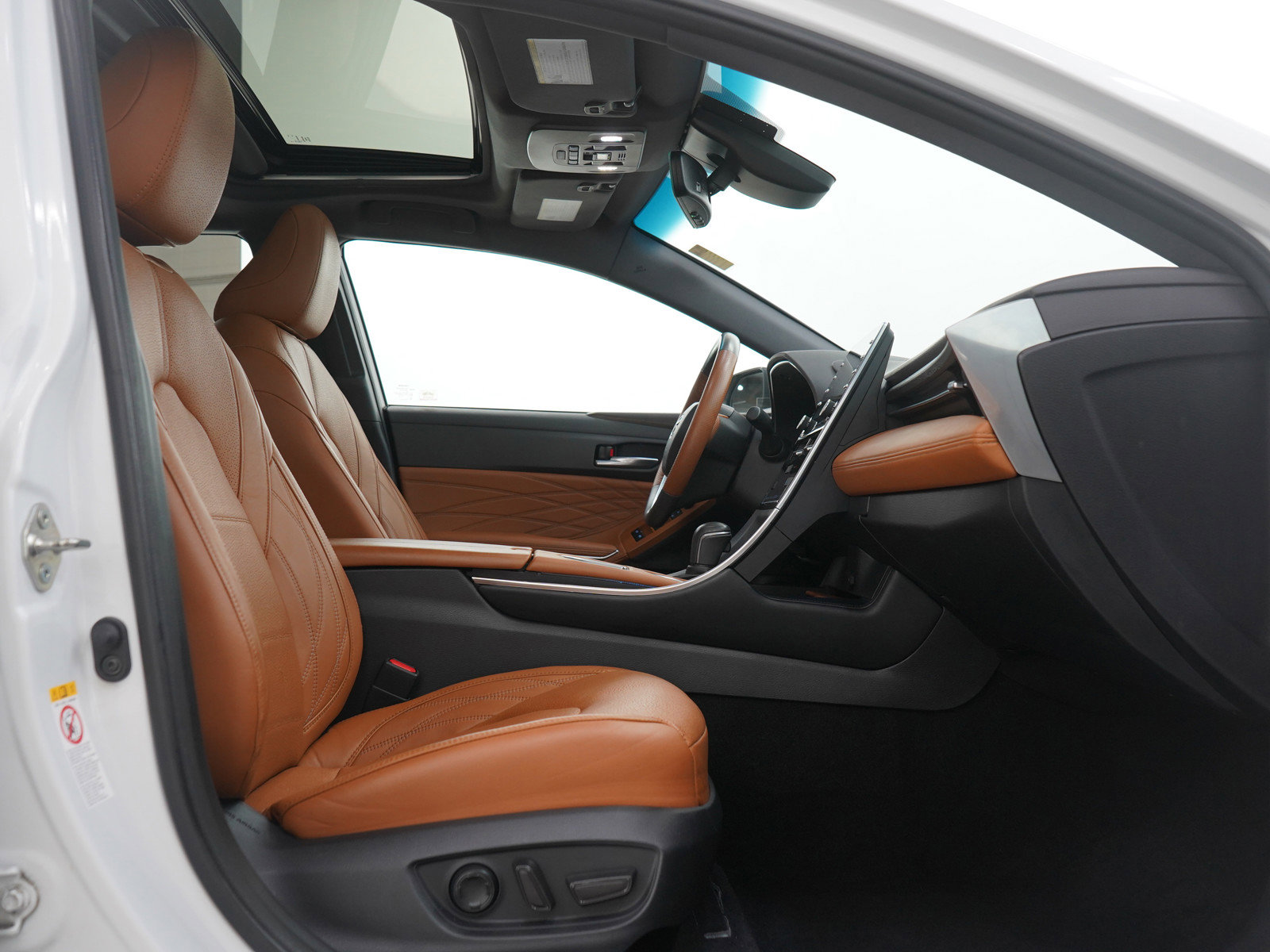 Used 2019 Toyota Avalon Limited image 11