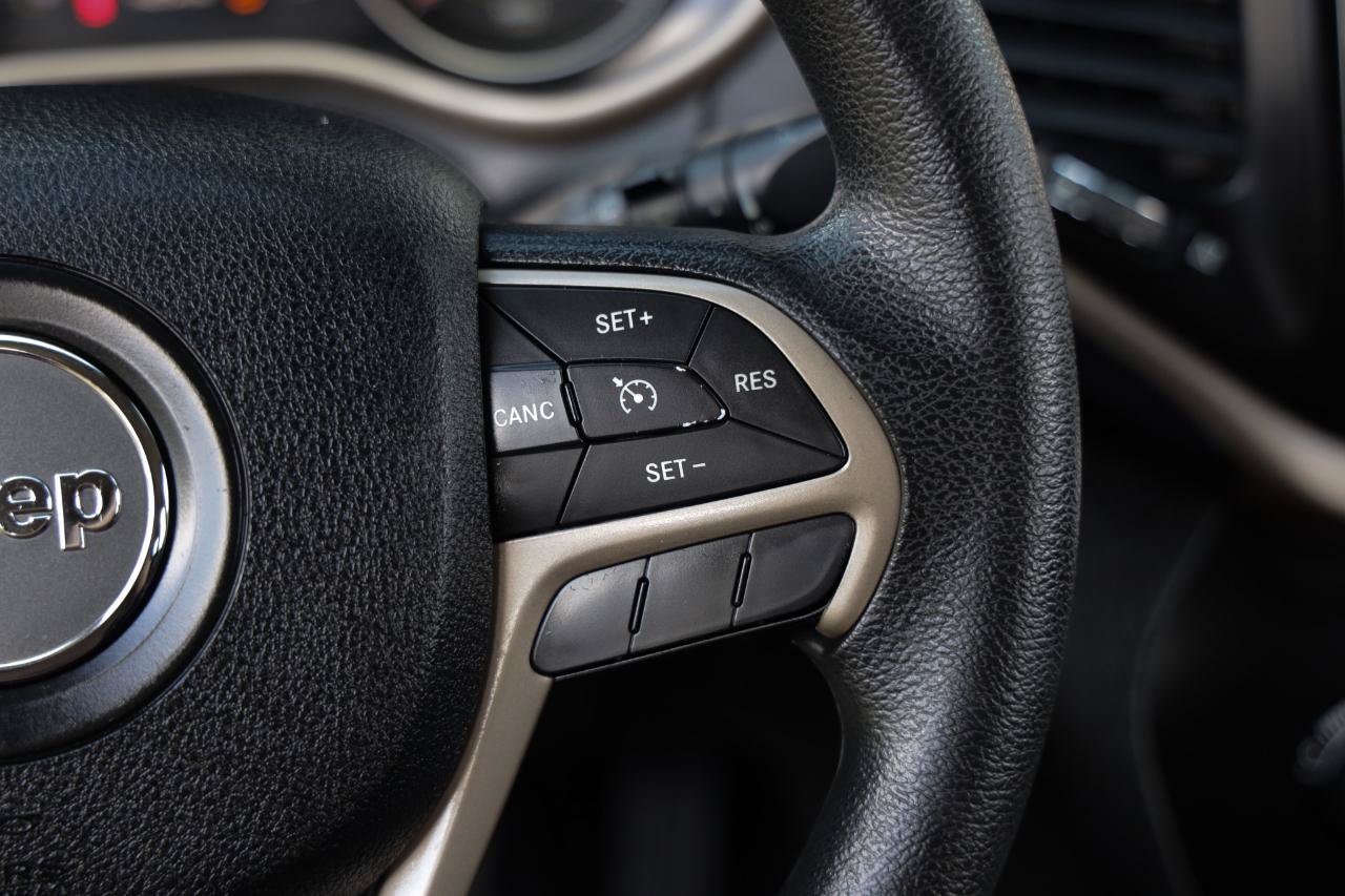 Used 2015 Jeep Cherokee Sport w/ Sport Appearance Group AWD/4WD image 25