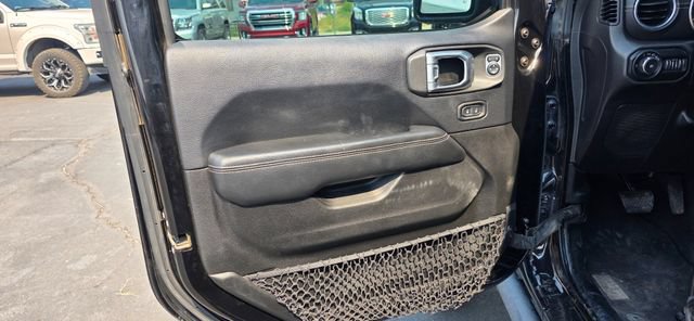 Used 2018 Jeep Wrangler Unlimited Sahara AWD/4WD image 9
