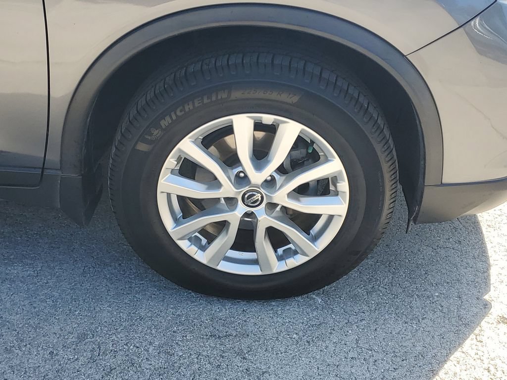 Certified 2020 Nissan Rogue SV FWD image 13