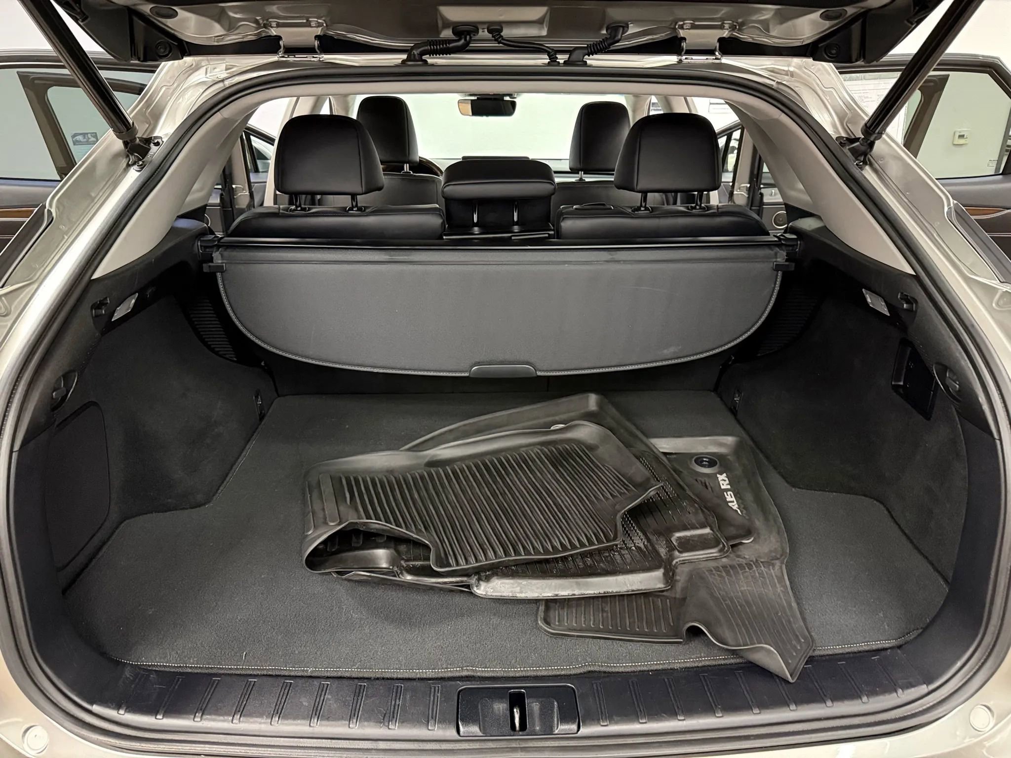 Used 2018 Lexus RX 450h AWD w/ Premium Package image 14