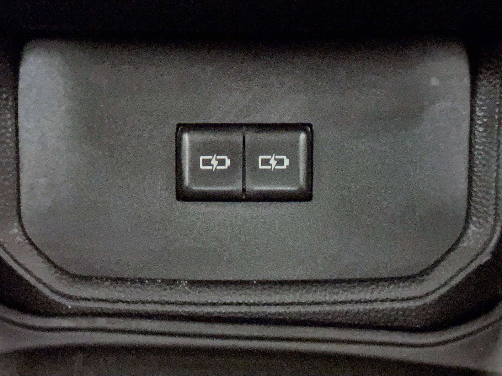 Certified 2025 Toyota Highlander XLE FWD image 37