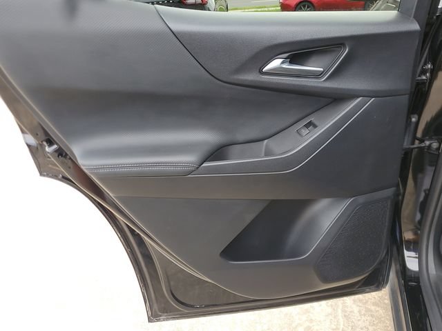 Used 2026 Chevrolet Equinox LT FWD image 12
