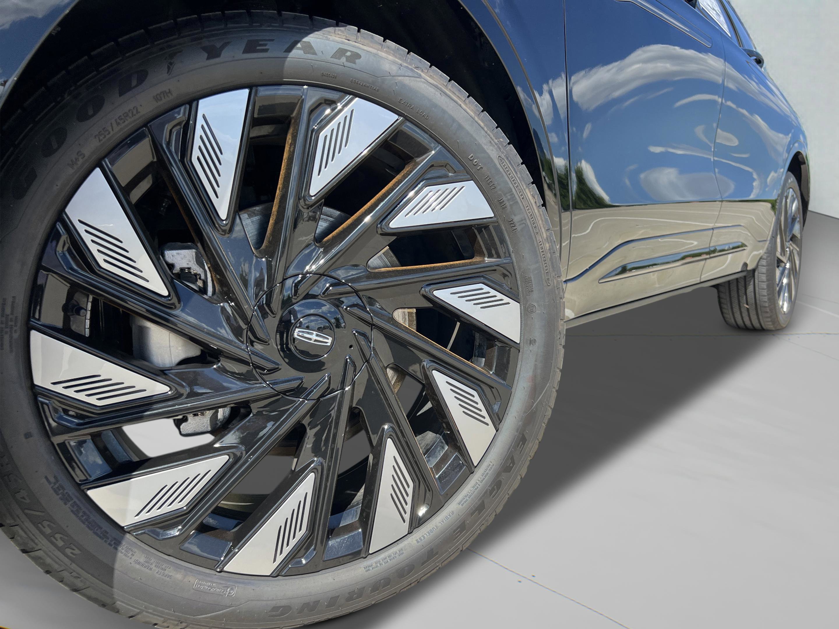 New 2025 Lincoln Nautilus Black Label w/ Jet Appearance Package image 31