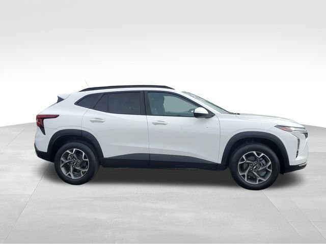 Certified 2024 Chevrolet Trax LT w/ Driver Confidence Package image 6