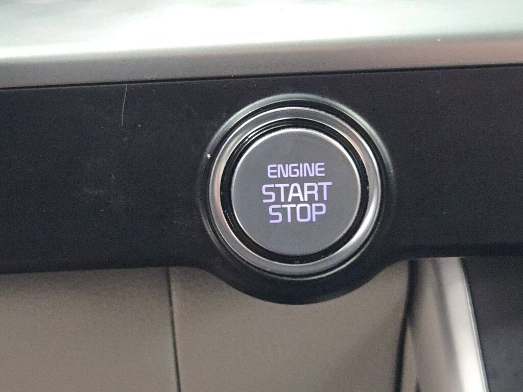 Used 2024 Kia Carnival LX image 34