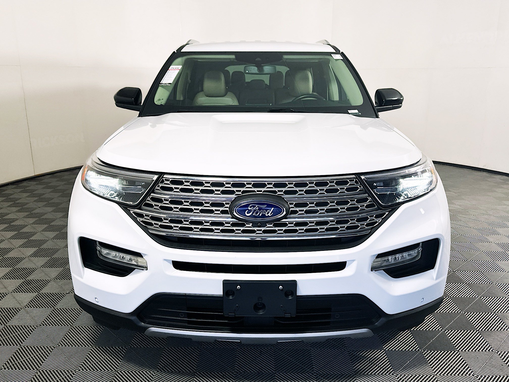 Used 2024 Ford Explorer Limited AWD/4WD image 8