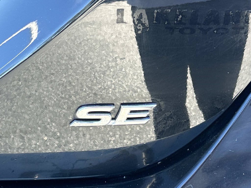 Used 2021 Toyota Camry SE FWD image 10