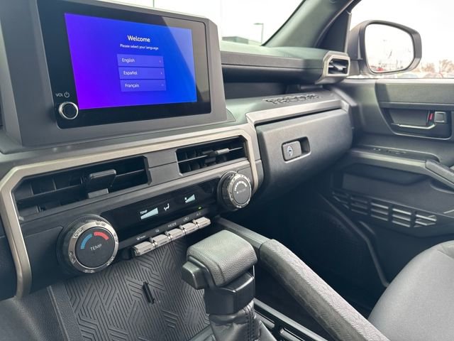 Used 2024 Toyota Tacoma SR5 AWD/4WD image 19
