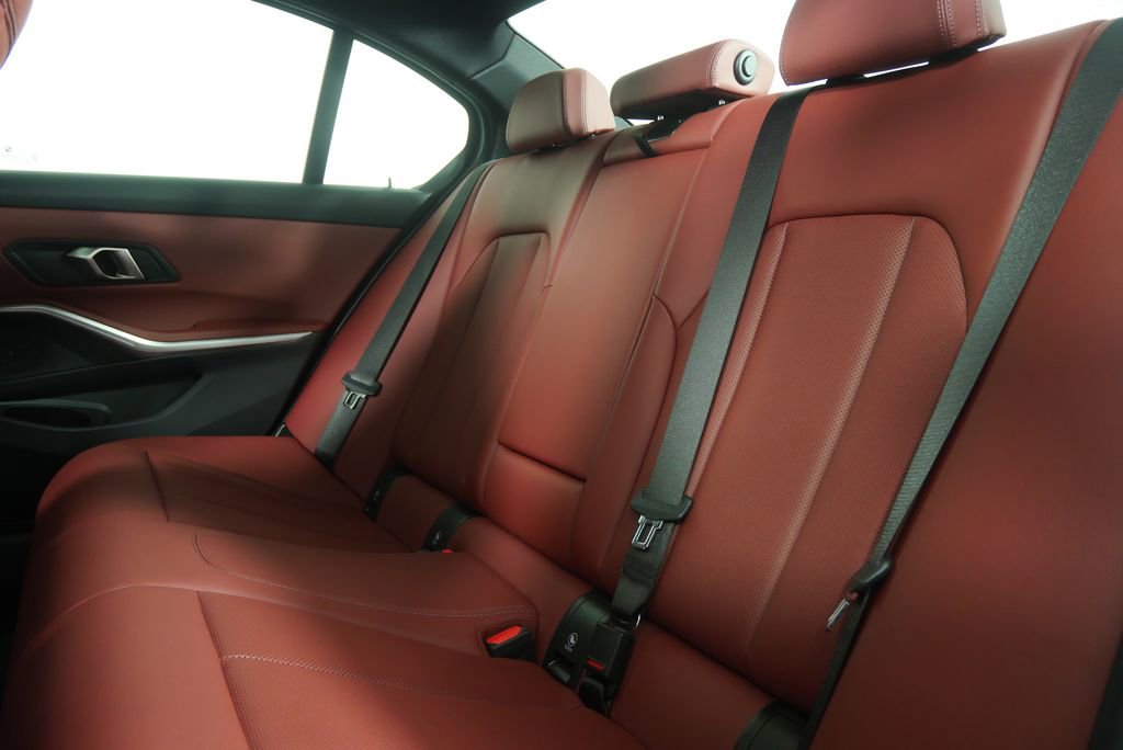 Certified 2025 BMW 330i Sedan image 16