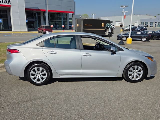 Used 2023 Toyota Corolla LE FWD image 13