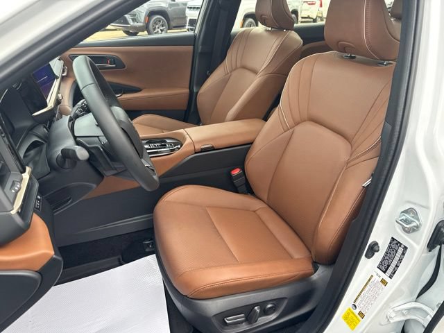 Used 2025 Toyota Crown Signia w/ Advanced Technology Package AWD/4WD image 17