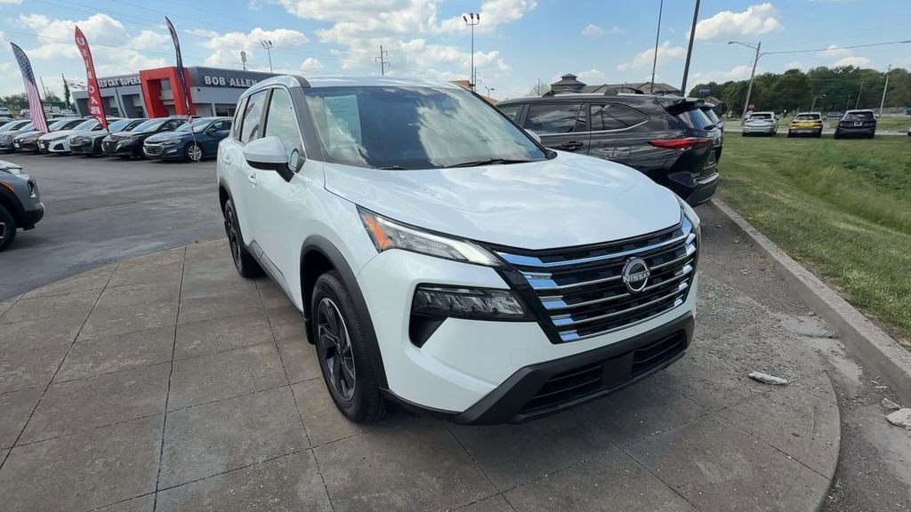 Used 2026 Nissan Rogue SV AWD/4WD image 9