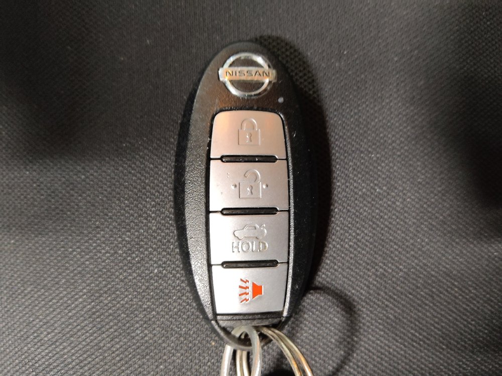 Used 2021 Nissan Versa SV image 32