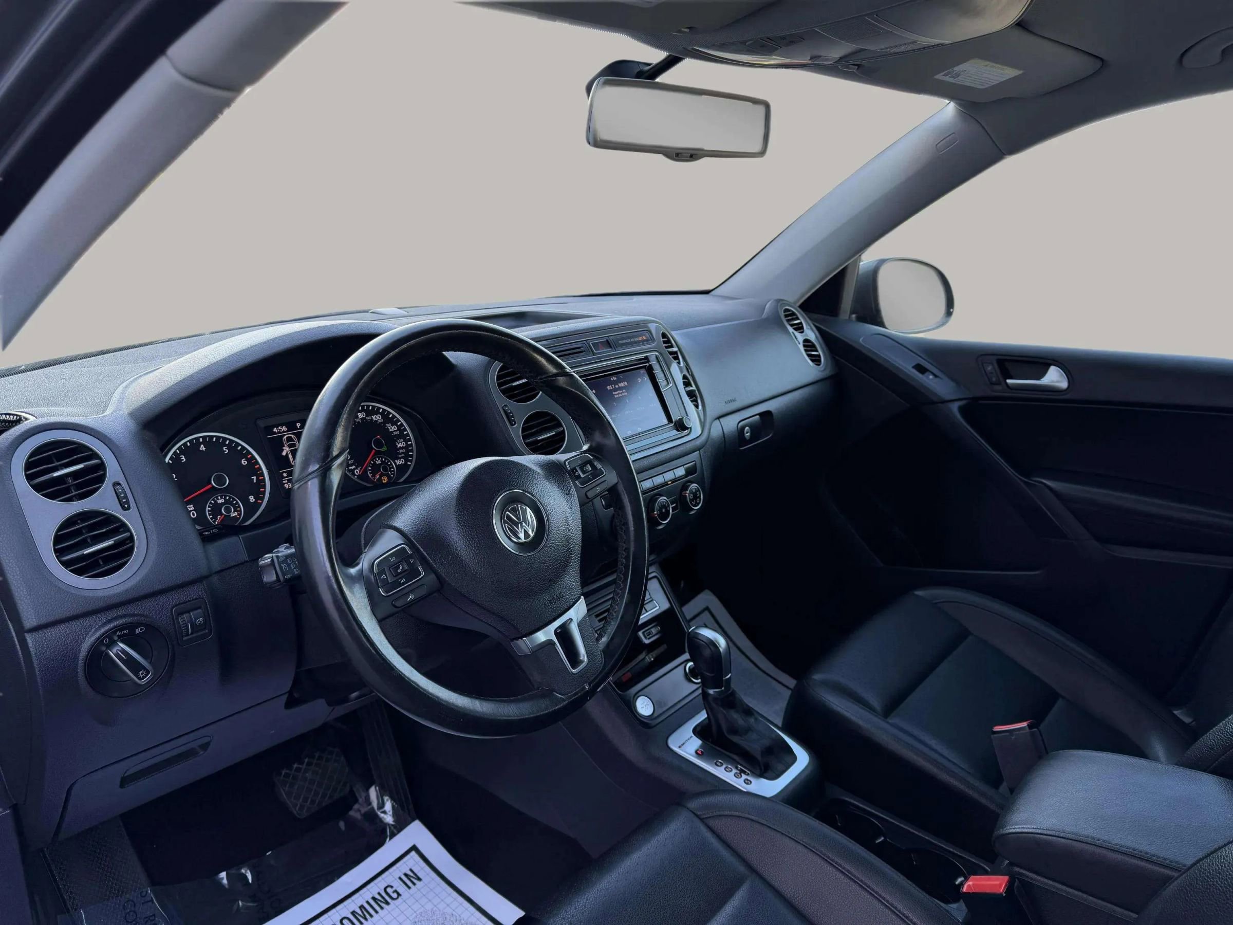 Used 2017 Volkswagen Tiguan S image 11