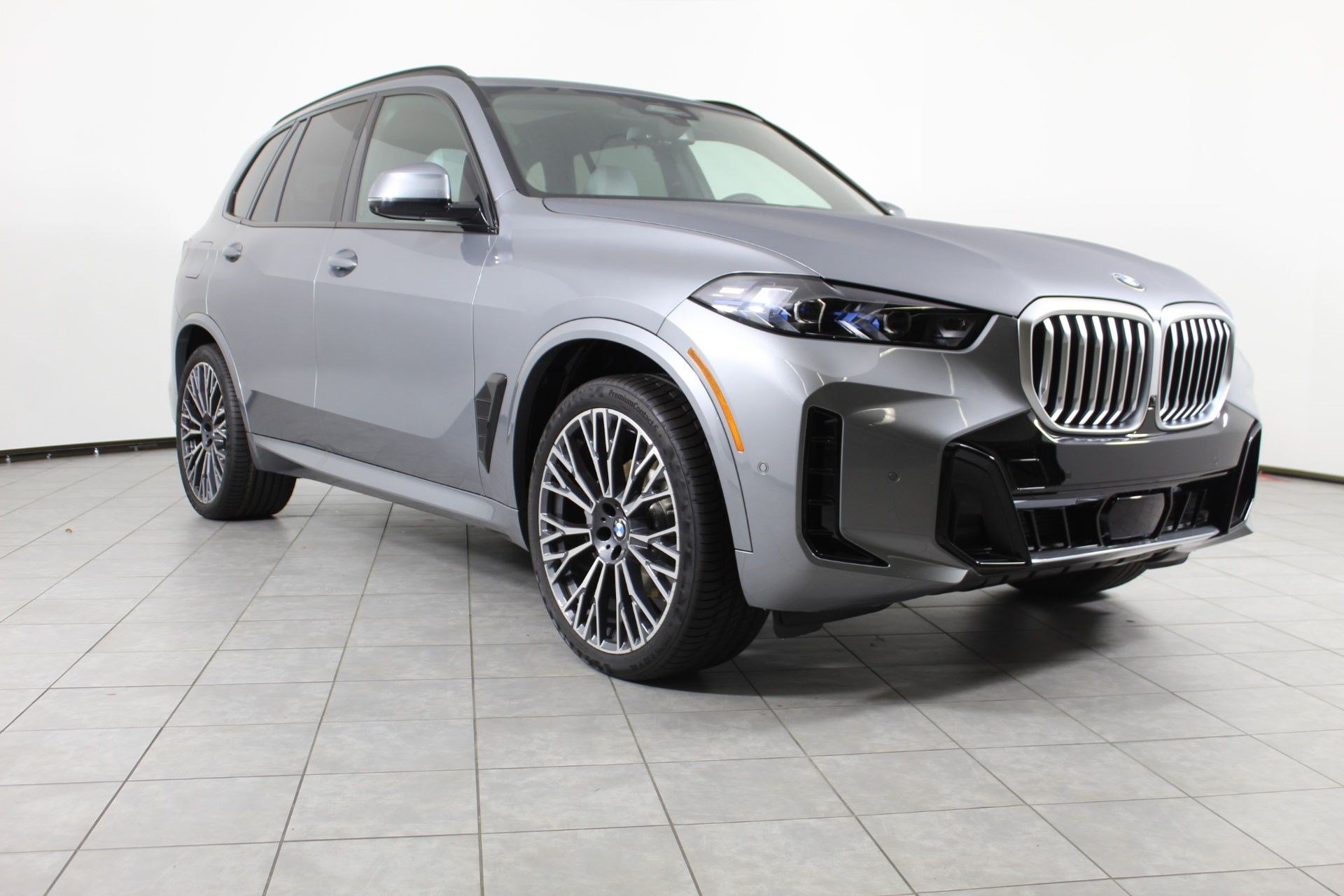 Used 2026 BMW X5 xDrive40i w/ M Sport Package AWD/4WD image 7