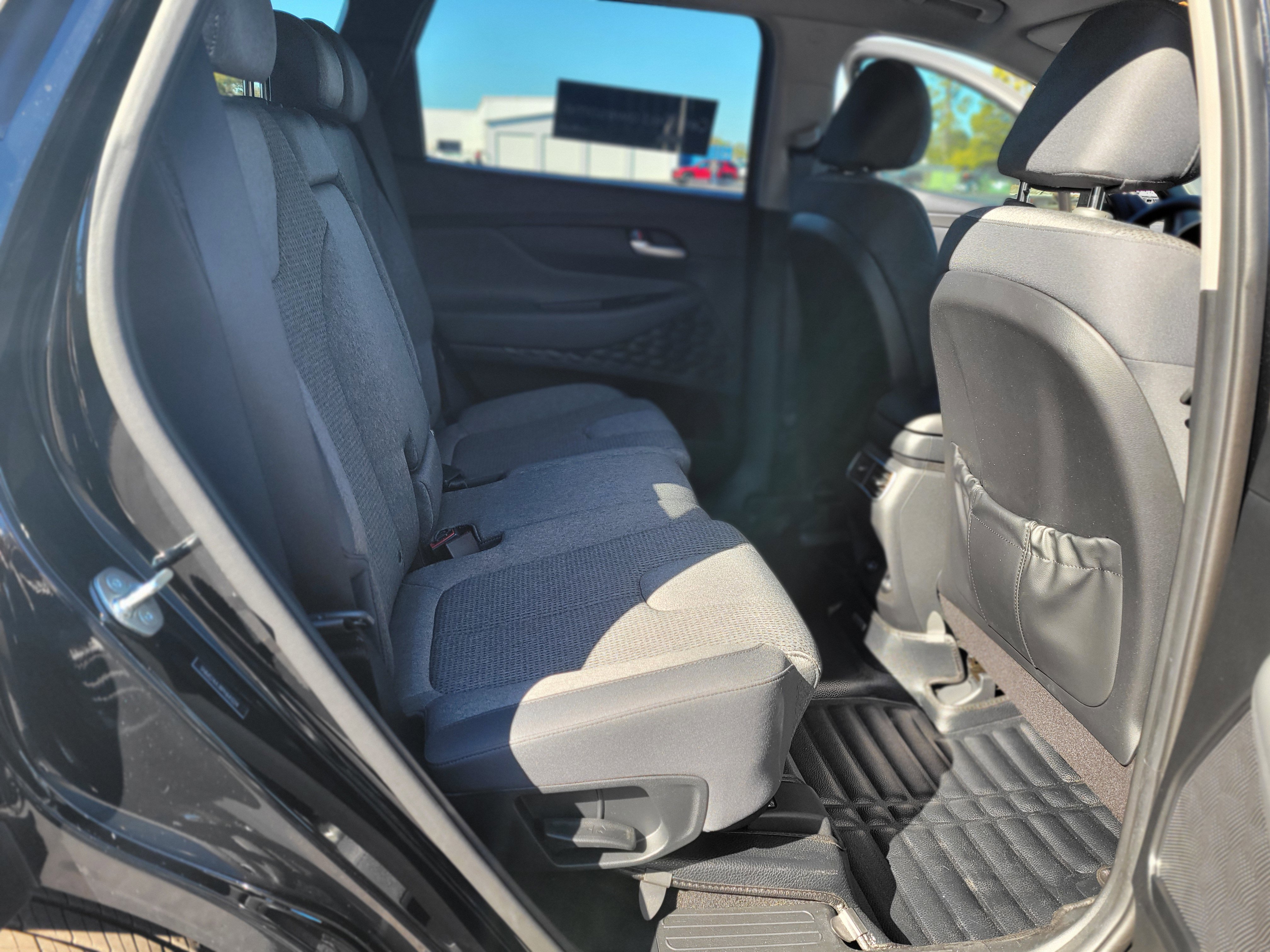 Used 2023 Hyundai Santa Fe SEL image 33