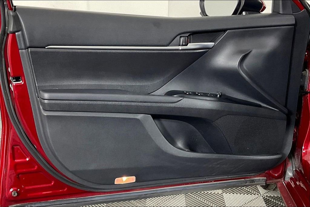 Used 2019 Toyota Camry LE image 24