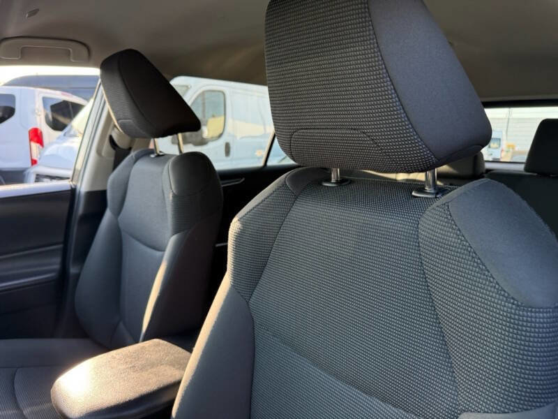 Used 2023 Toyota RAV4 LE image 21