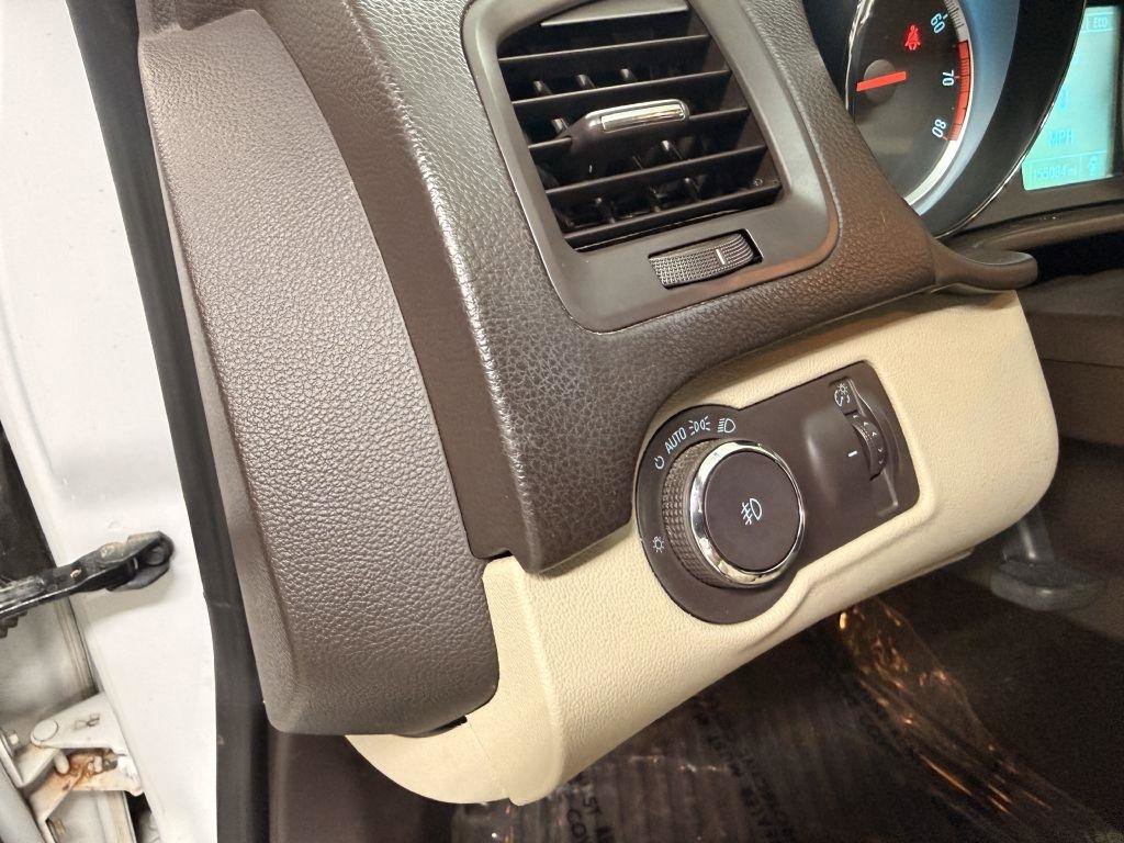 Used 2013 Buick Regal Premium image 13