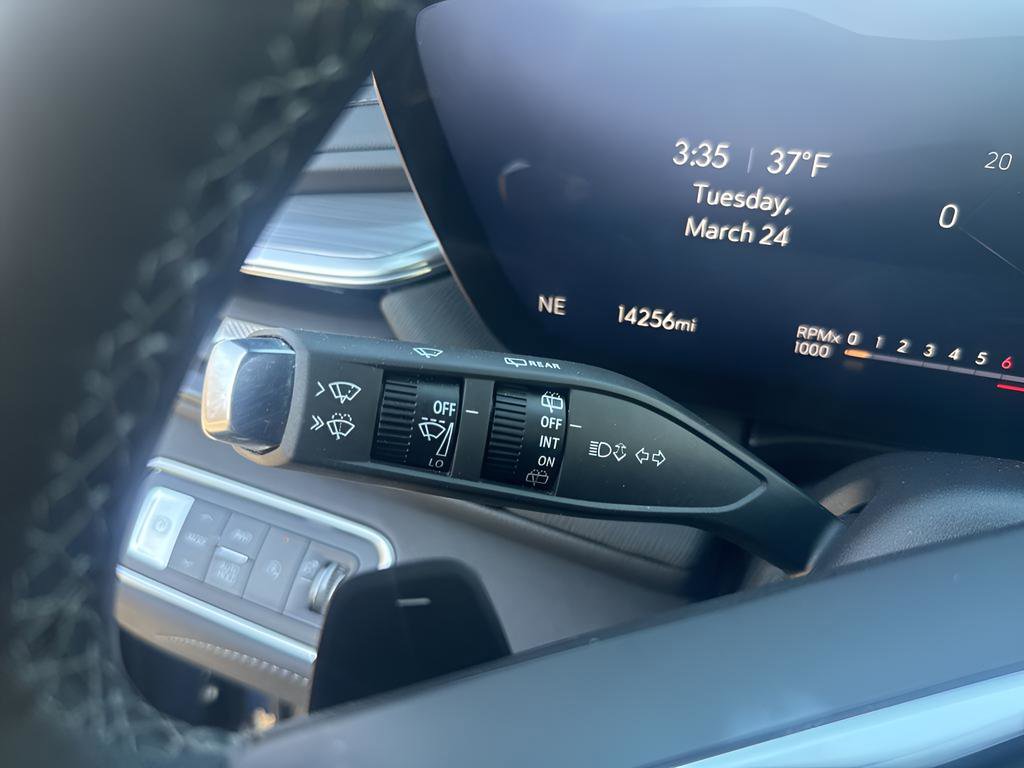 Used 2025 Buick Enclave Preferred image 18