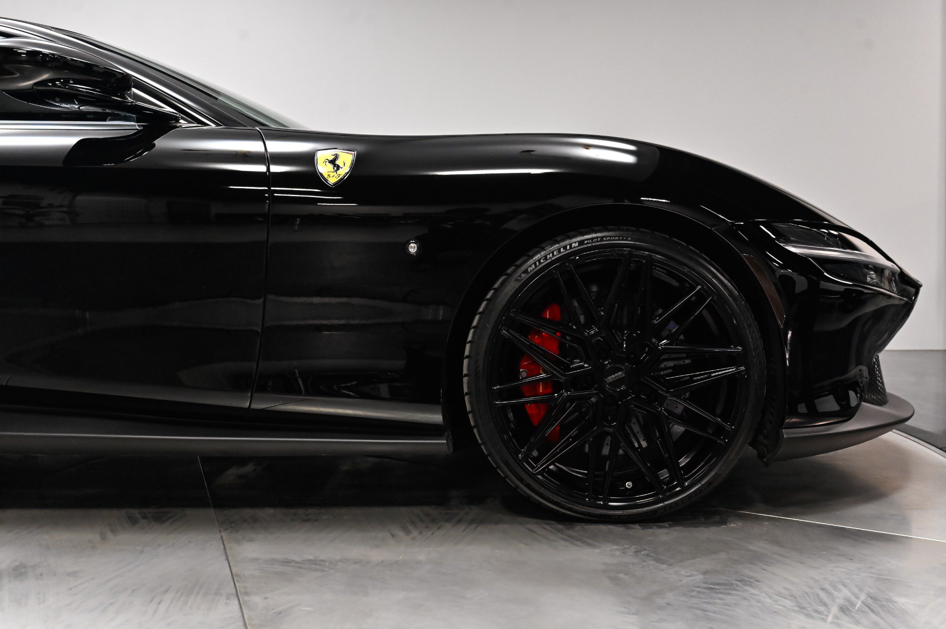 Used 2022 Ferrari Roma RWD image 22