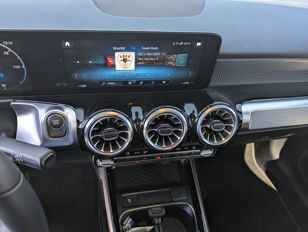 Used 2022 Mercedes-Benz EQB 350 4MATIC image 15