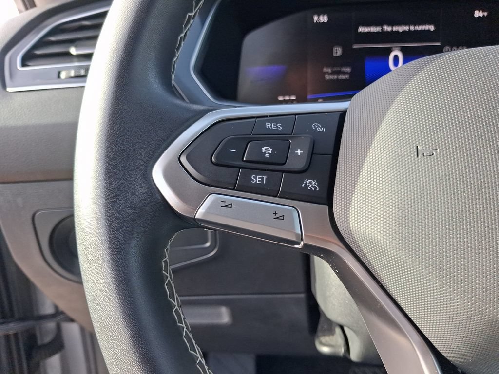 Certified 2023 Volkswagen Tiguan SE FWD image 18