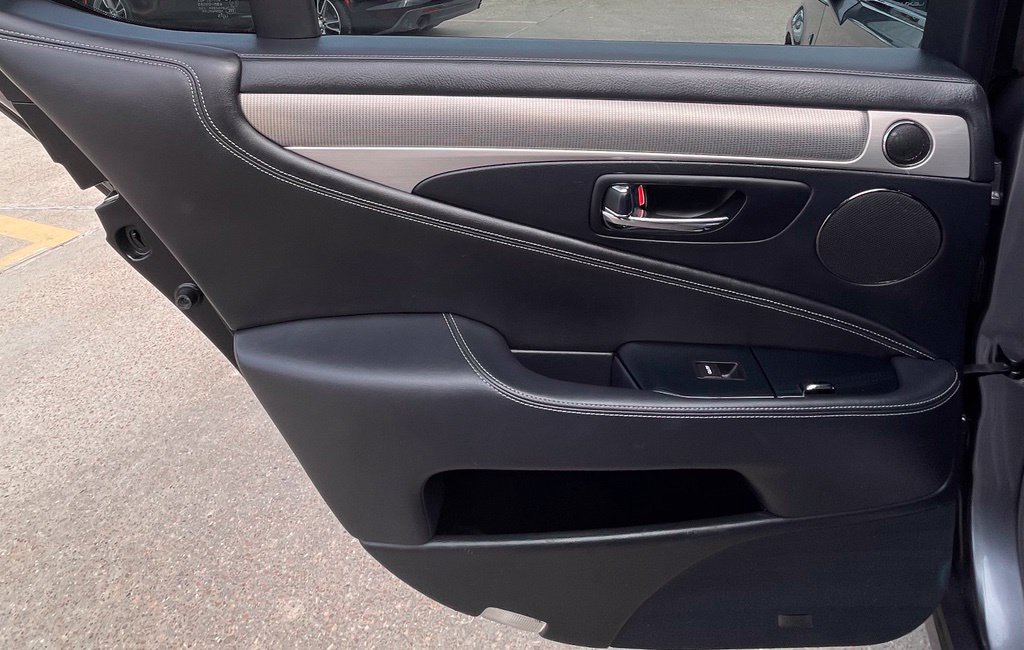 Used 2014 Lexus LS 460 w/ F Sport Package RWD image 34