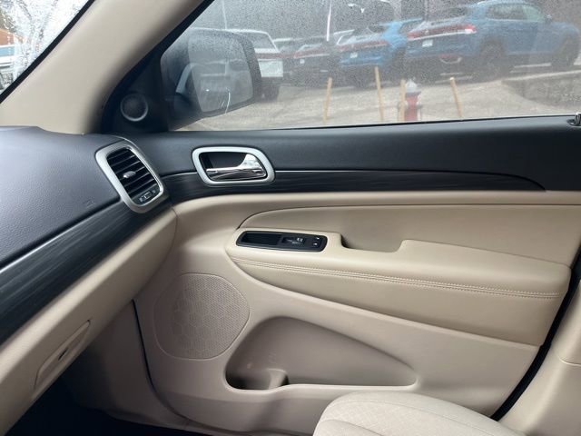 Used 2021 Jeep Grand Cherokee Laredo image 29