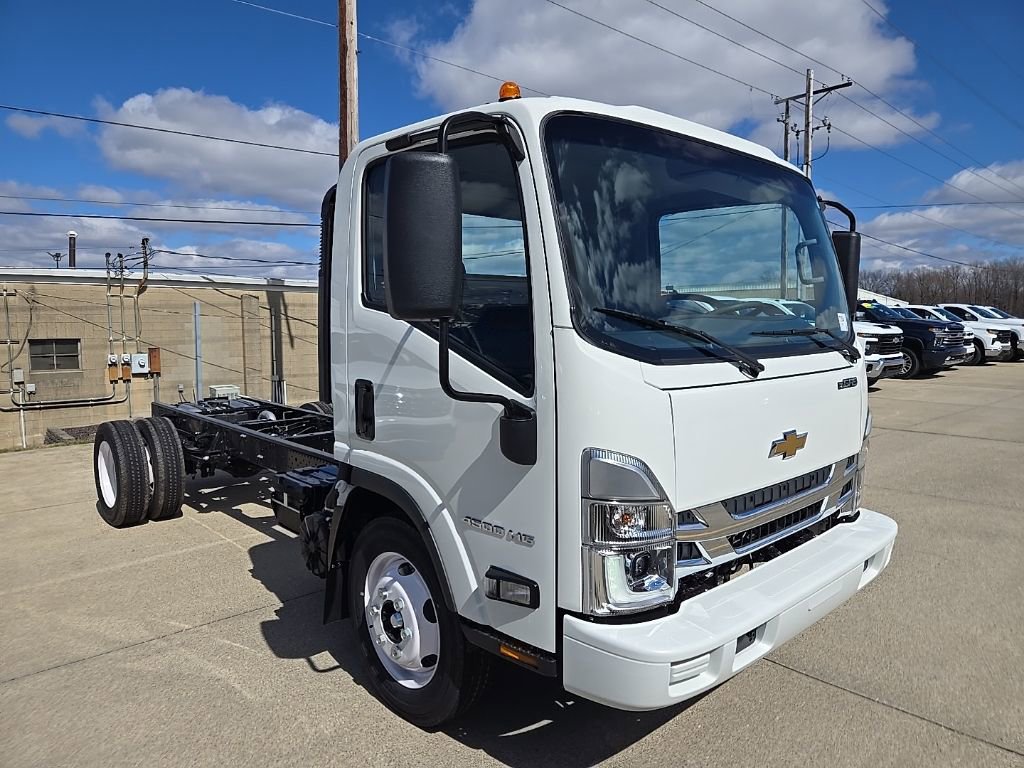 New 2025 Chevrolet Low Cab Forward image 4