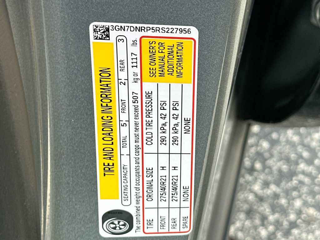 Used 2024 Chevrolet Equinox EV RS FWD image 30