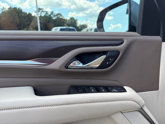 Used 2021 GMC Yukon XL Denali w/ Denali Premium Package image 25