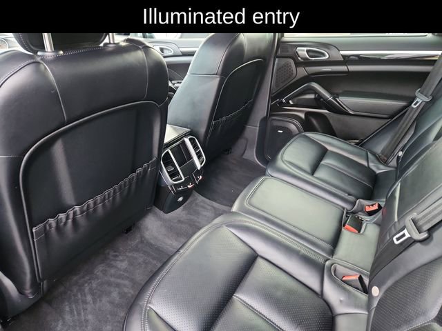Used 2018 Porsche Cayenne Platinum Edition image 25