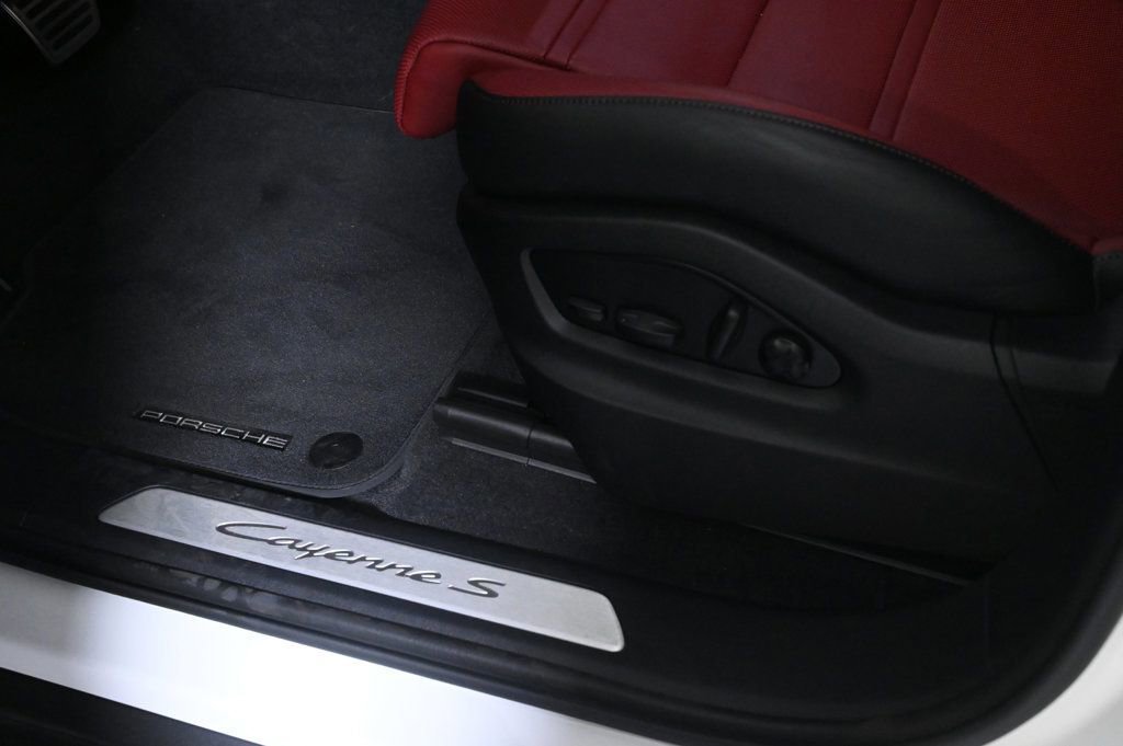 Certified 2026 Porsche Cayenne S image 27