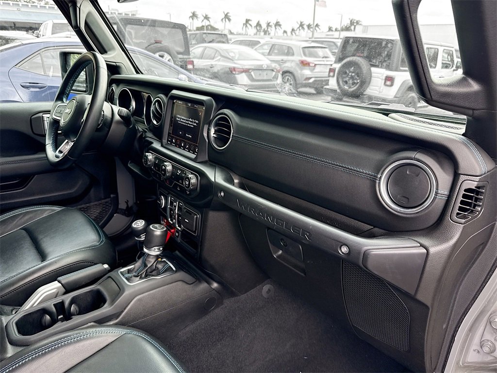 Used 2022 Jeep Wrangler Unlimited Rubicon 4xe image 32