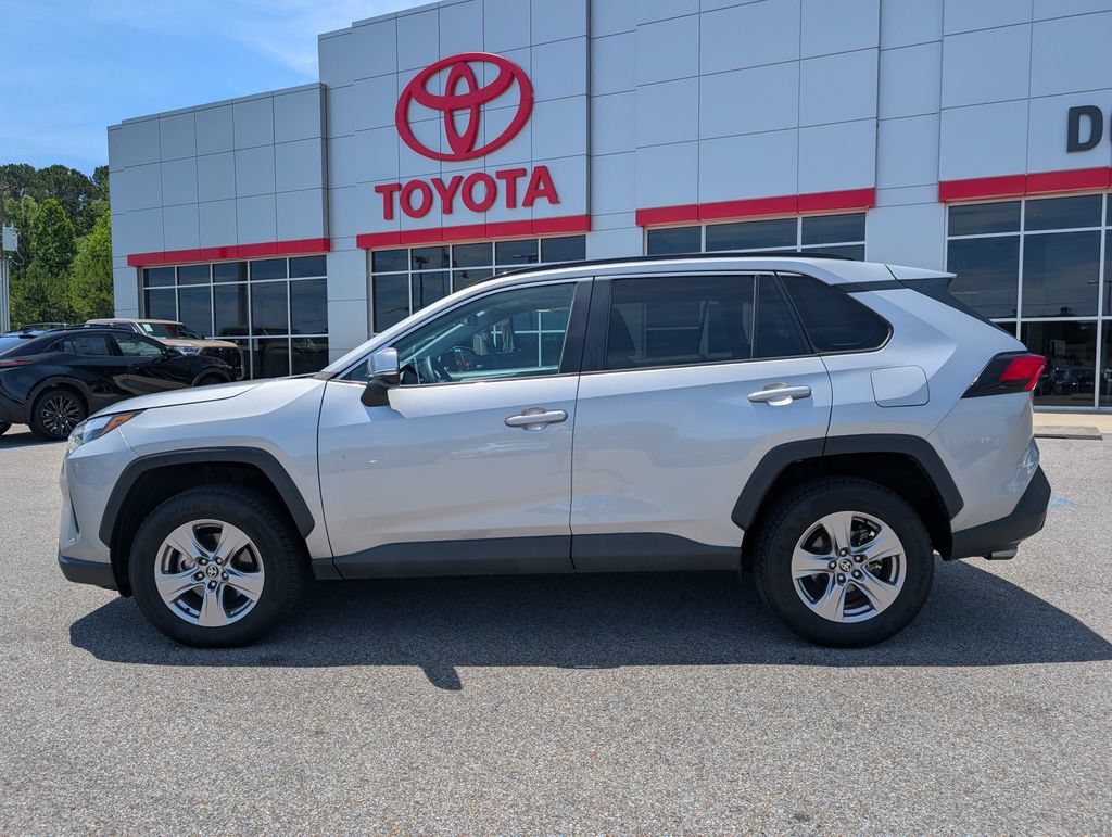 Used 2023 Toyota RAV4 XLE FWD image 2