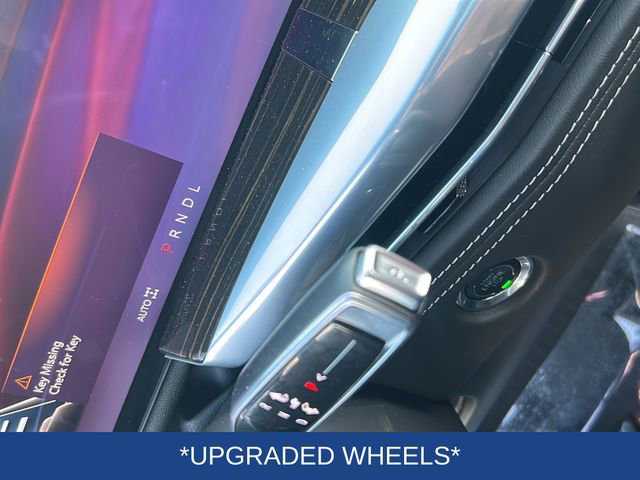 Certified 2025 Cadillac Escalade ESV Premium Luxury w/ LPO, Floor Liner Package AWD/4WD image 24