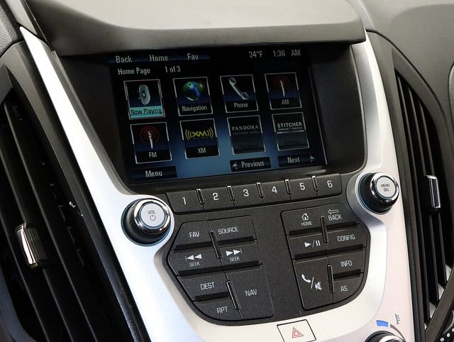 Used 2016 Chevrolet Equinox LTZ w/ Enhanced Convenience Package image 16