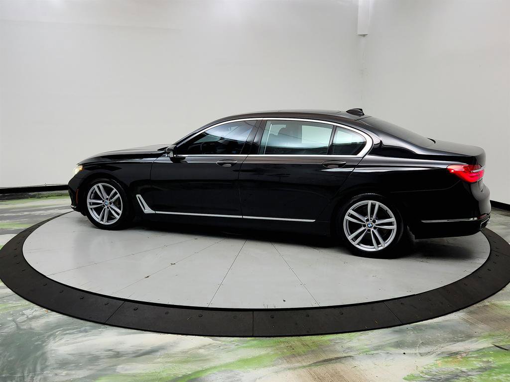 Used 2017 BMW 740i RWD image 8